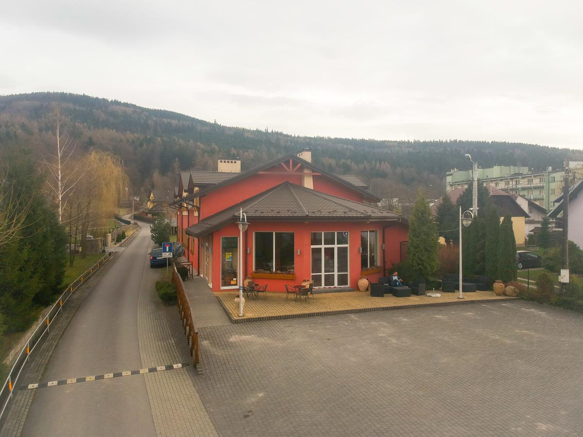 Hotel Krak Myślenice Eksteriør bilde